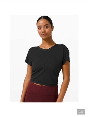 lululemon athletica Black Short-Sleeve Cropped Tee Ties in Back EUC Sz6